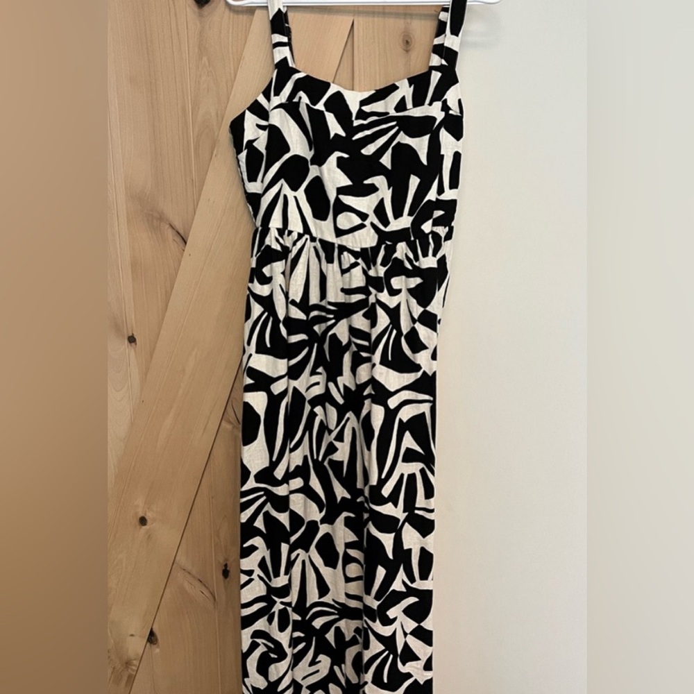Dalia Black and White Geometric Linen Dress - Smocked back - medium - Picture 2 of 4